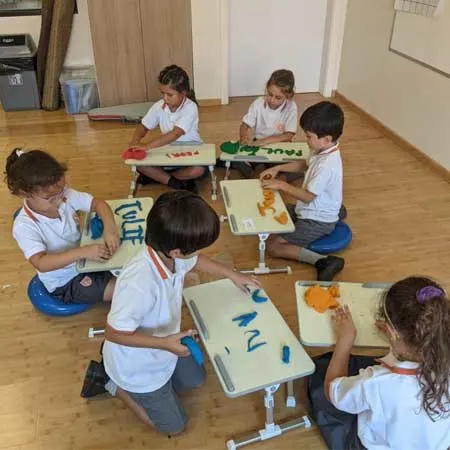 Paradigmas que nos inspiran - Niños y niñas dibujando